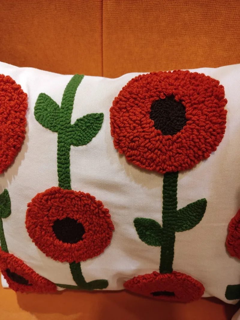 Punch Needle Daisy Pillow – Handmade 3D Boho Floral Cushion Cover - Image 6